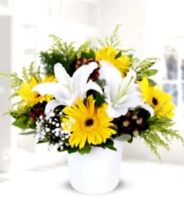 Lilium and Yellow Gerbera
