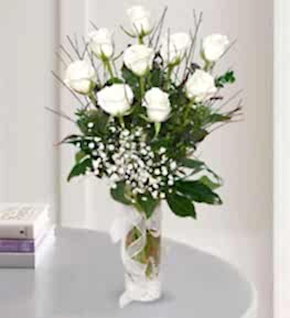 9 White Roses in Vase