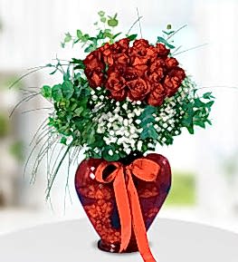 20 Red Roses in Heart Vase